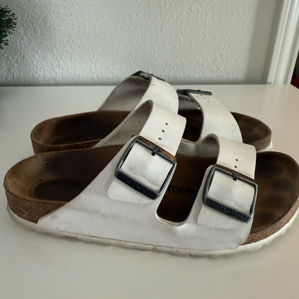 Birkenstock White Sandals with Dark Buckles - Picture 4 of 6